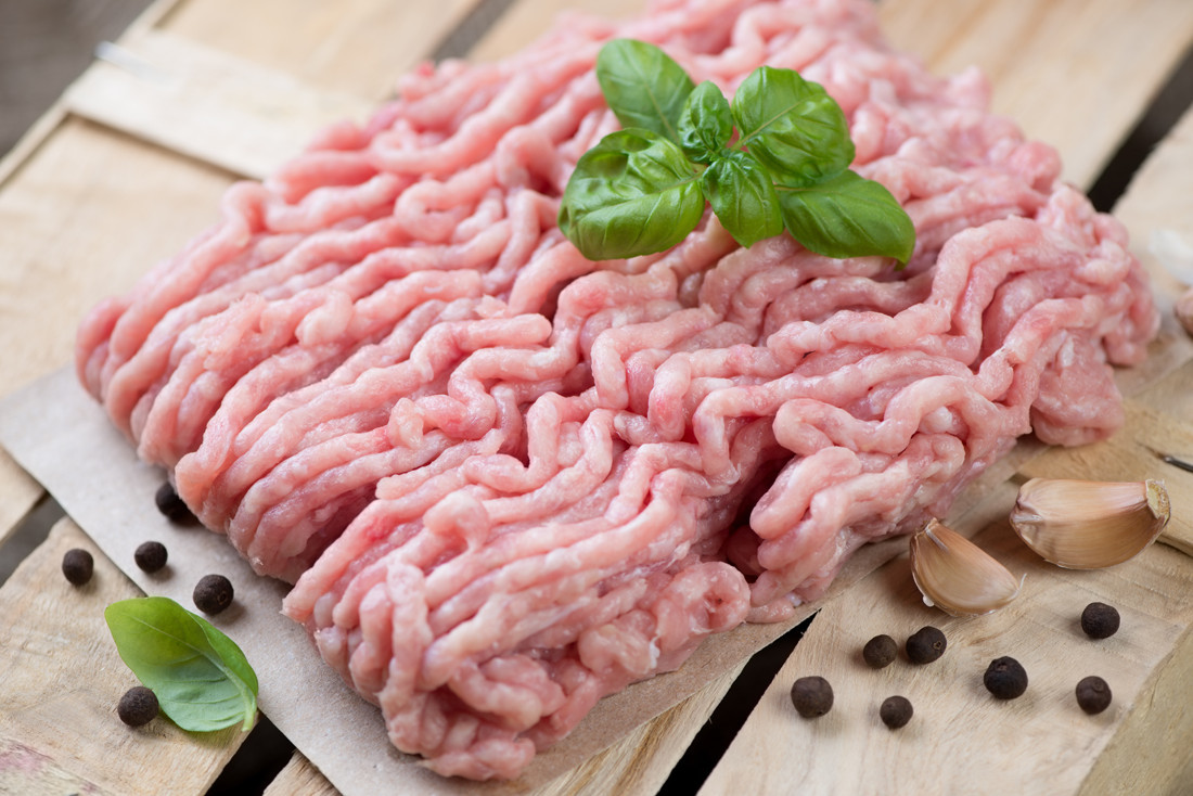 Сальмонеллы выявлены в фарше из мяса индейки
